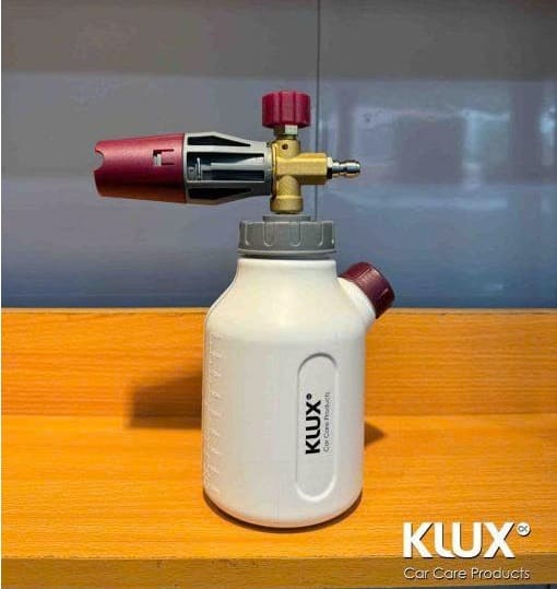 Binh Foam Theo May Rua Klux